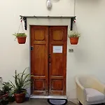 San Lorenzo Apartment *